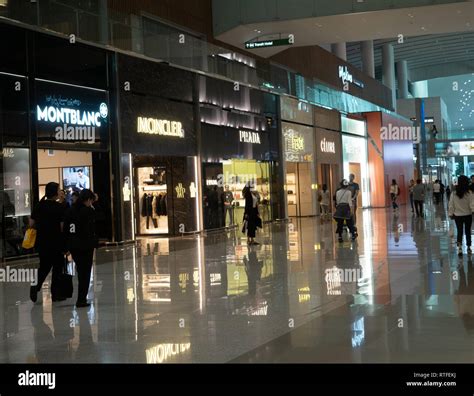 incheon international airports shopping concourse  duty  shops