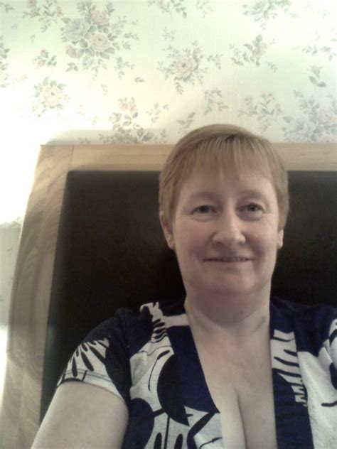 redhea6f68f 53 from londonderry is a local granny looking for casual