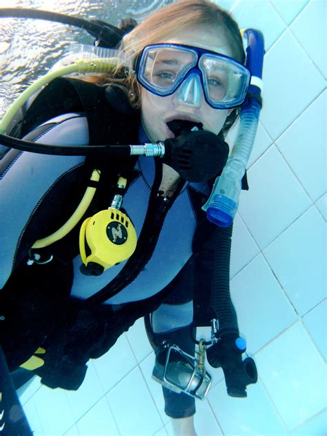 Hot Women Scuba Diving Underwater Hot Girl Hd Wallpaper