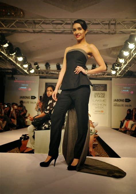 shraddha kapoor looks super sexy in black dress as she walks the ramp for drvv at lakme fashion
