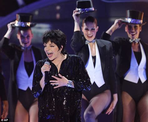 welcome back liza minnelli makes a comeback with live performance at