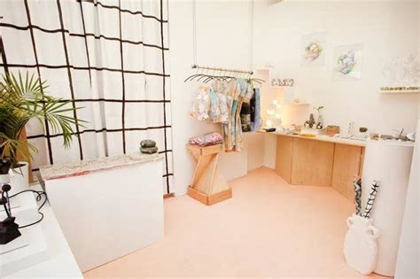 feature ー handjob gallery store pitch present retail design store