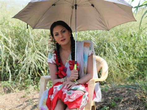 Pakistani Television Captures And Hot Models Veena Malik