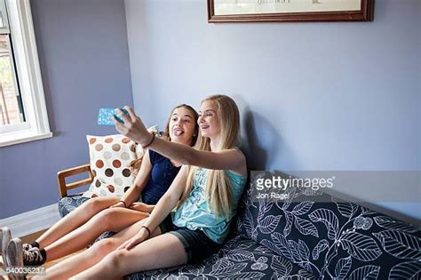 Candid Young Girl In Shorts Photos Et Images De Collection Getty Images