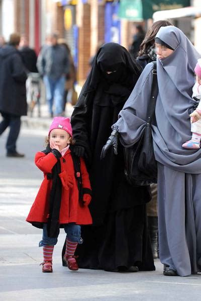 El Consejo De Estado Francés Cree Ilegal Vetar El Burka