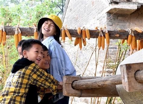 Visitors Experience Rural Life In C China Cn