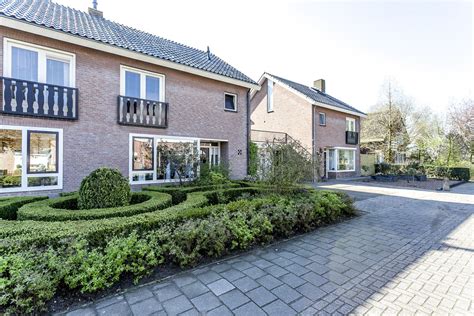 kasteellaan  beek photo collection  objectco nederland bv holland house beek sidewalk