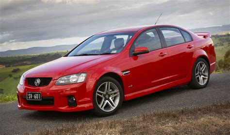 holden confirms  gen commodore  arrival  possibility