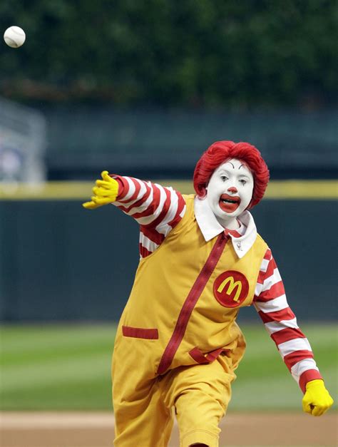 creepy clown trends latest victim  ronald mcdonald