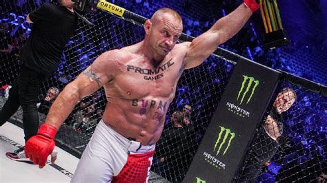 ksw  mariusz pudzianowski plays  injury fears   blockbuster mamed khalidov fight
