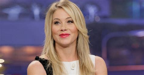 Christina Applegate Reveals She Had Her Ovaries Fallopian Tubes Removed