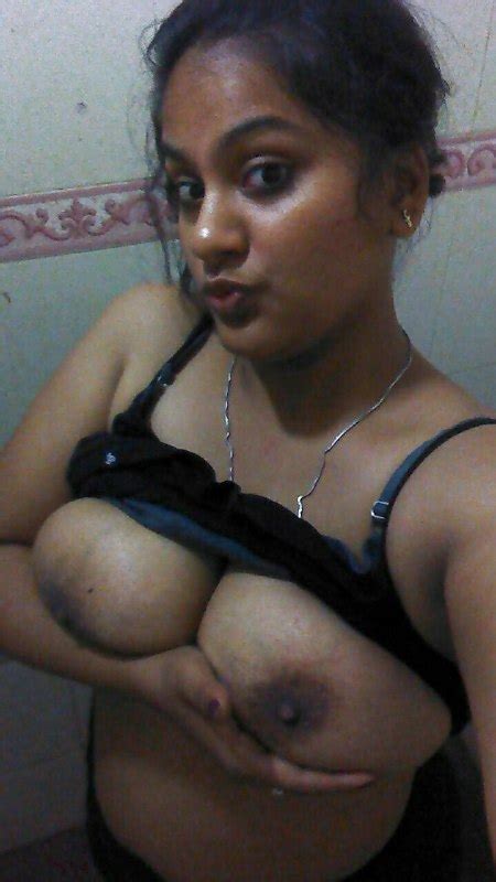 indian college girl with huge boobs selfies leaked online