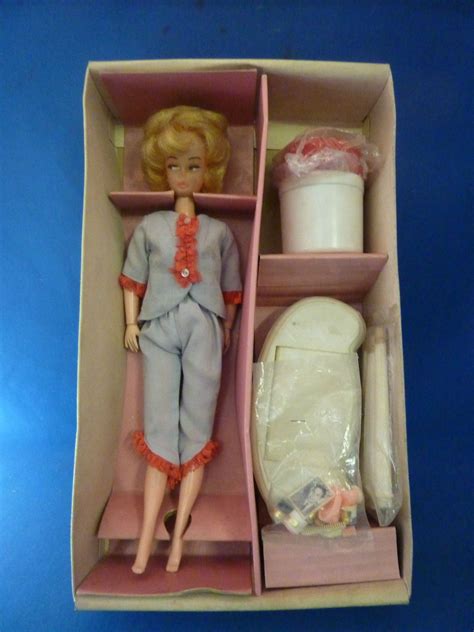 Marx Toys Vintage Boxed Blonde Marlene Doll And Vanity Set 12 27 2 8