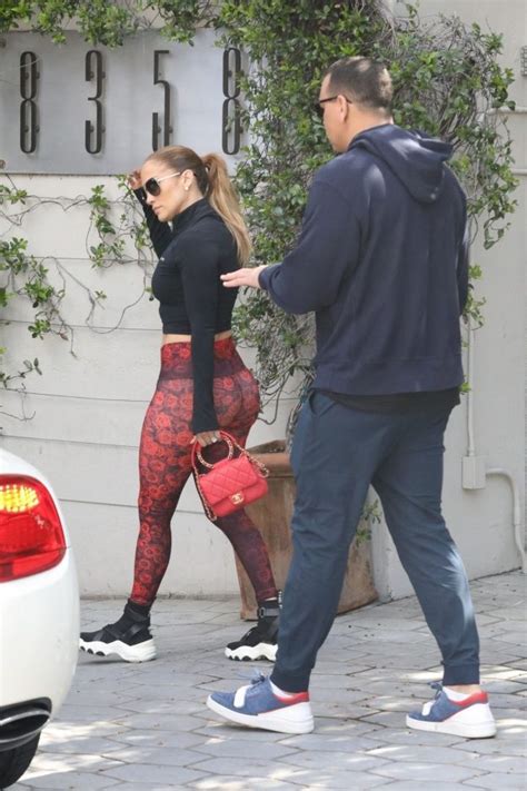 Jennifer Lopez Showed Off A Sexy Ass On Los Angeles 20