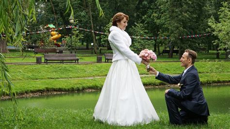 russian women are getting married 8 years later on average official