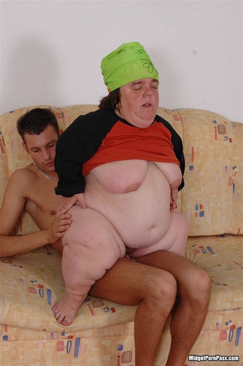 fat ugly midget fucked by normal guy pichunter