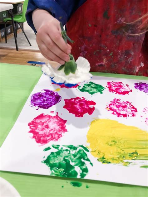 painting  flowers spring process art project  preschoolers