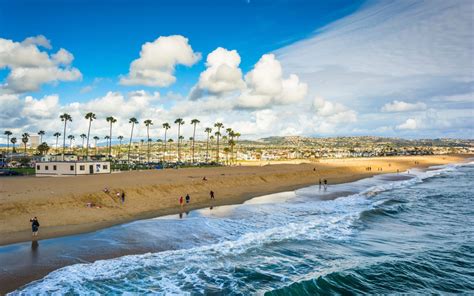 hotel  newport beach shopping boating  dining