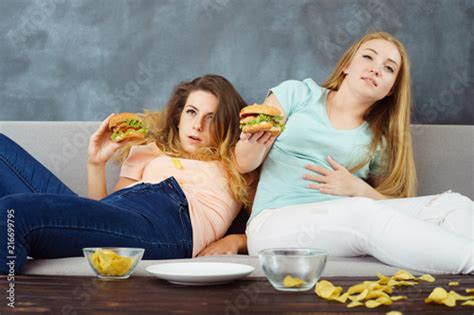 overeating sedentary lifestyle fast food laziness pleasure delight