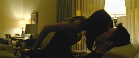 Emily Ratajkowski Nude Making Out Scene From Gone Girl Movie