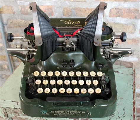 oliver typewriter company est    chicago museum