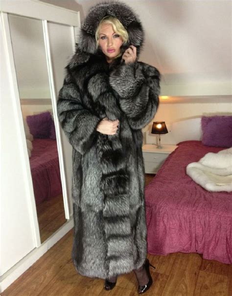 1000 images about naked in fur on pinterest coats sexy and silver foxes