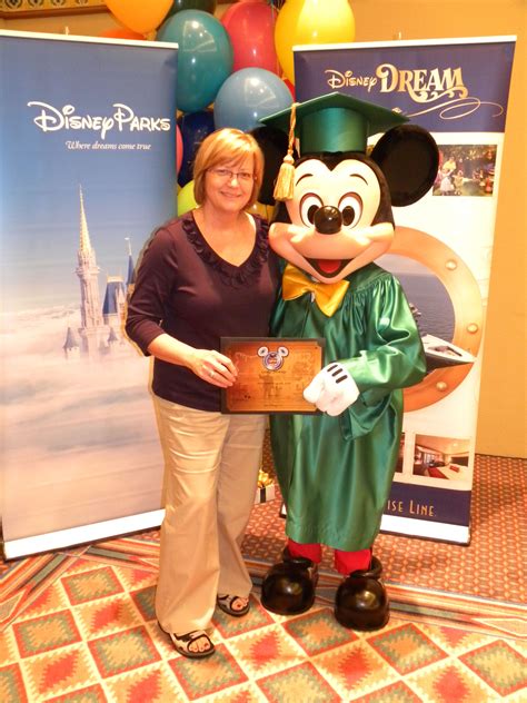 extra charges    disney travel specialist  lots  benefits