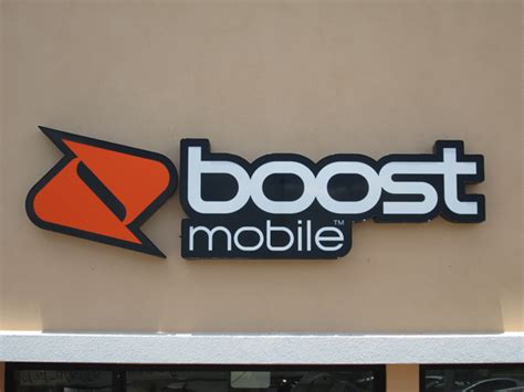 boost mobile   offering iphone      week