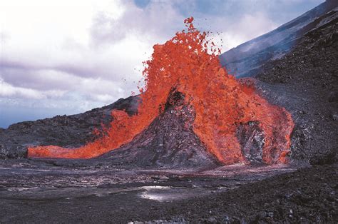 volcanoes   erupted     years sciencing