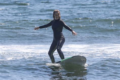 reese witherspoon surfing in malibu celeblr