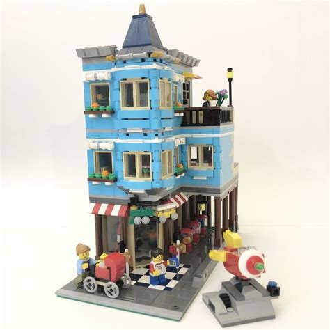 lego moc  townhouse toy store modular modification  zrlegomaniac rebrickable build