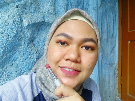 A M A L I A G G I T A Wardah Intesive Matte Lipstick