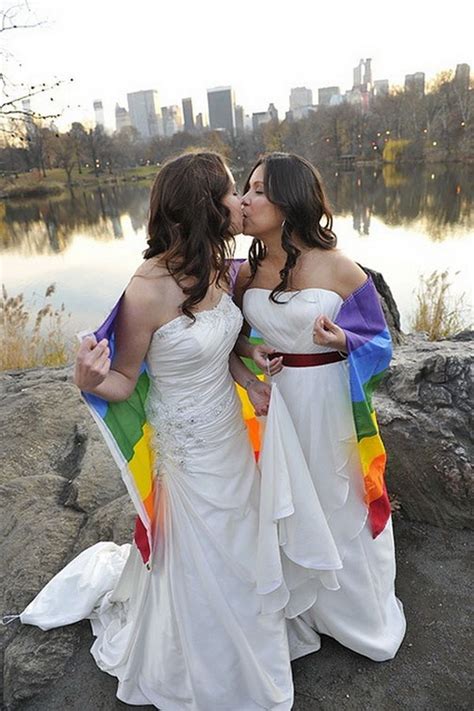15 Cute Lesbian Wedding Ideas 2017