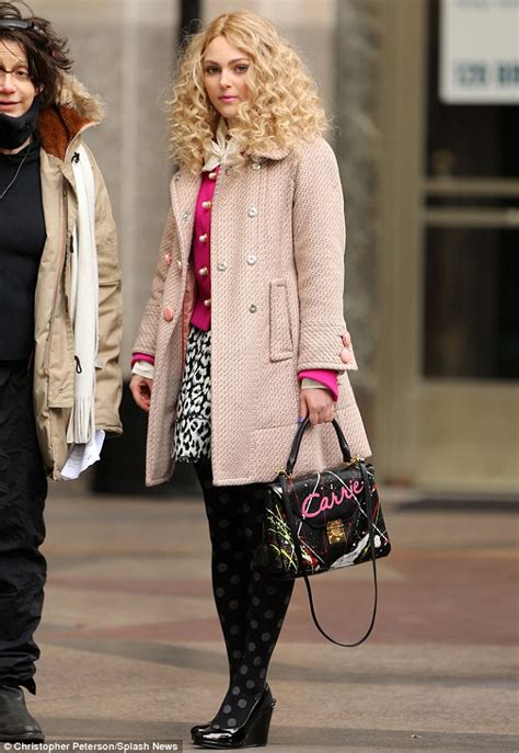 Annasophia Robb Is Pretty In Pink On Set Of The Carrie