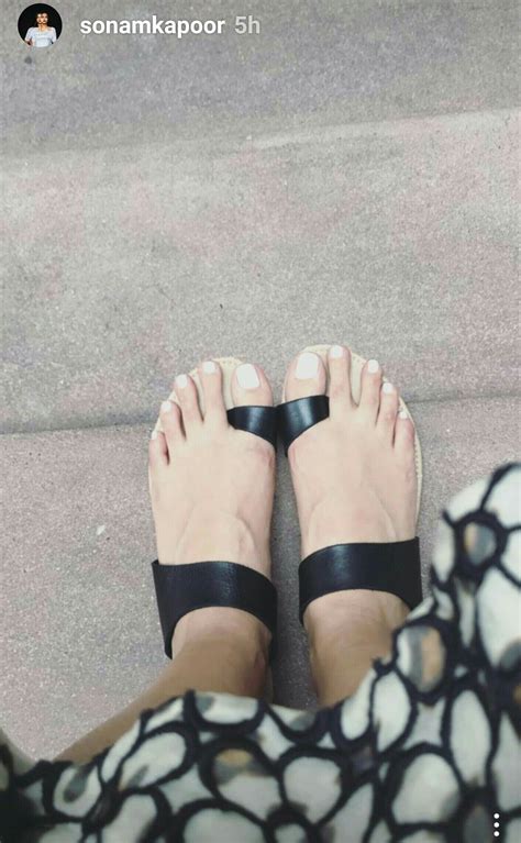 sonam kapoor feet beautiful feet women shoes slip  sandal