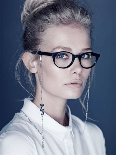 neue brillen trends stars und models mit brille eyeglass necklace