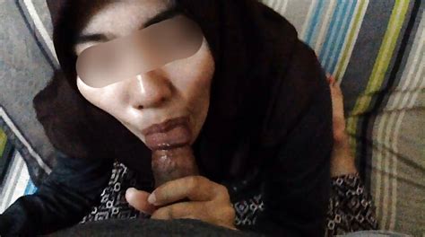 Jilbab Ngentot Nafsu 9 Pics Xhamster