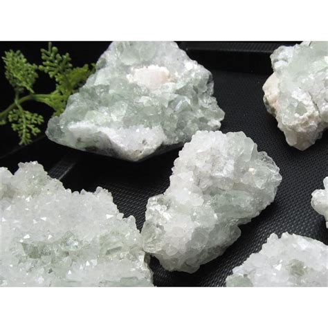 1個売り グリーンフローライト 水晶共生クラスター 重さ200g 220g 癒しのミントグリーン 神秘的美しさの結晶群 ドゥルージー結晶 受験