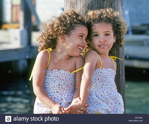 two girls pundai hd latina hot pics