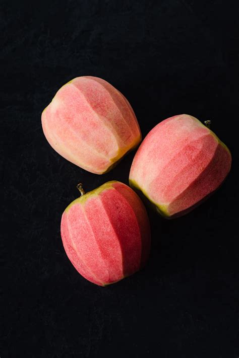 pretty pink apples  waves   kitchen