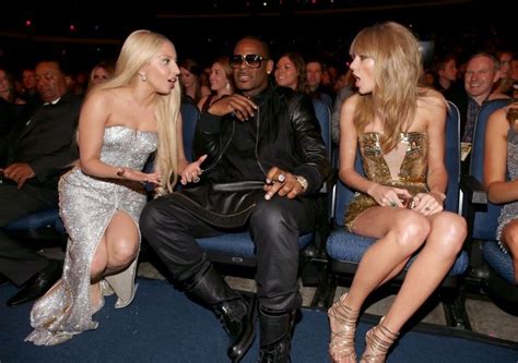 omg r kelly sits between lady gaga and taylor swift as