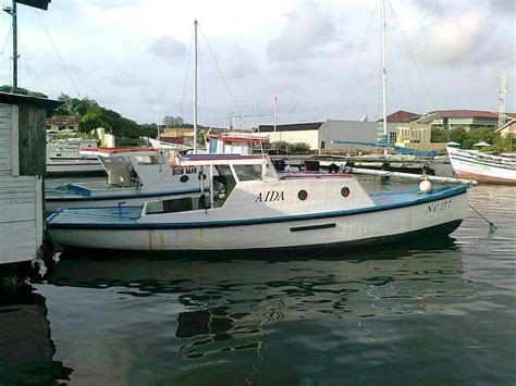 curacao canal boat dinghy boats ship