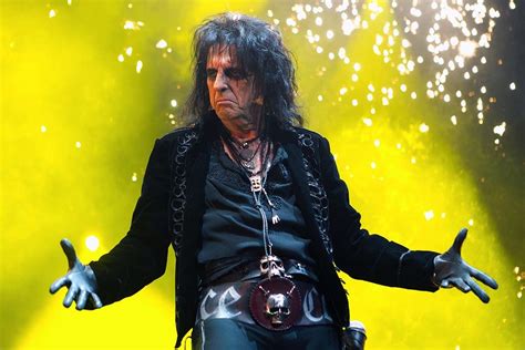 alice cooper says i never met anyone hipper while saying goodbye to a