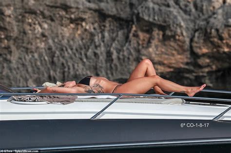 Rita Ora Fappening Pussy In A Bikini 27 Pics The