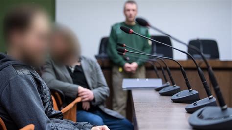 Islamistenprozess Mutmaßliche Terrorhelfer Aus Der Oberpfalz Schweigen