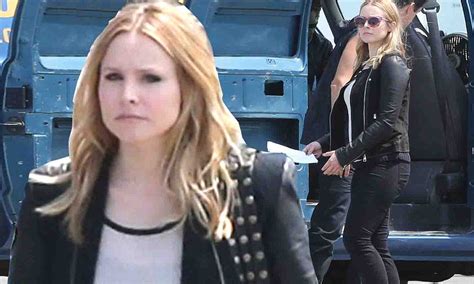 kristen bell parades her post pregnancy curves in tight black jeans as