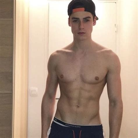 raf miller en 2019 chicos musculosos torso masculino y hombres guapos