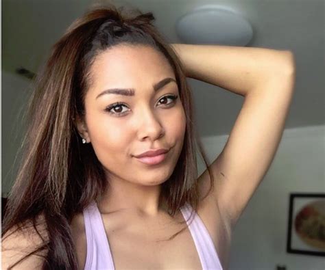 parker mckenna posey bio facts family life  model actress