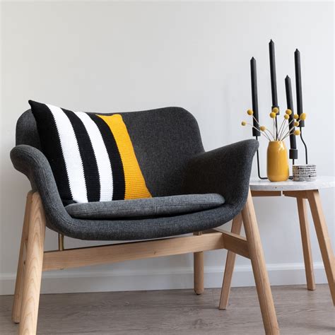 black white  bright comfy cushion yarn  colors