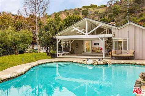 amy smart and carter oosterhouse selling home popsugar home